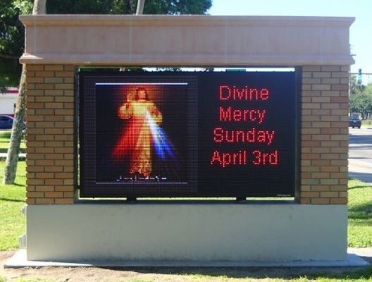 Outdoor Monument LED Signs , IP65 Electronic Message Center Signs