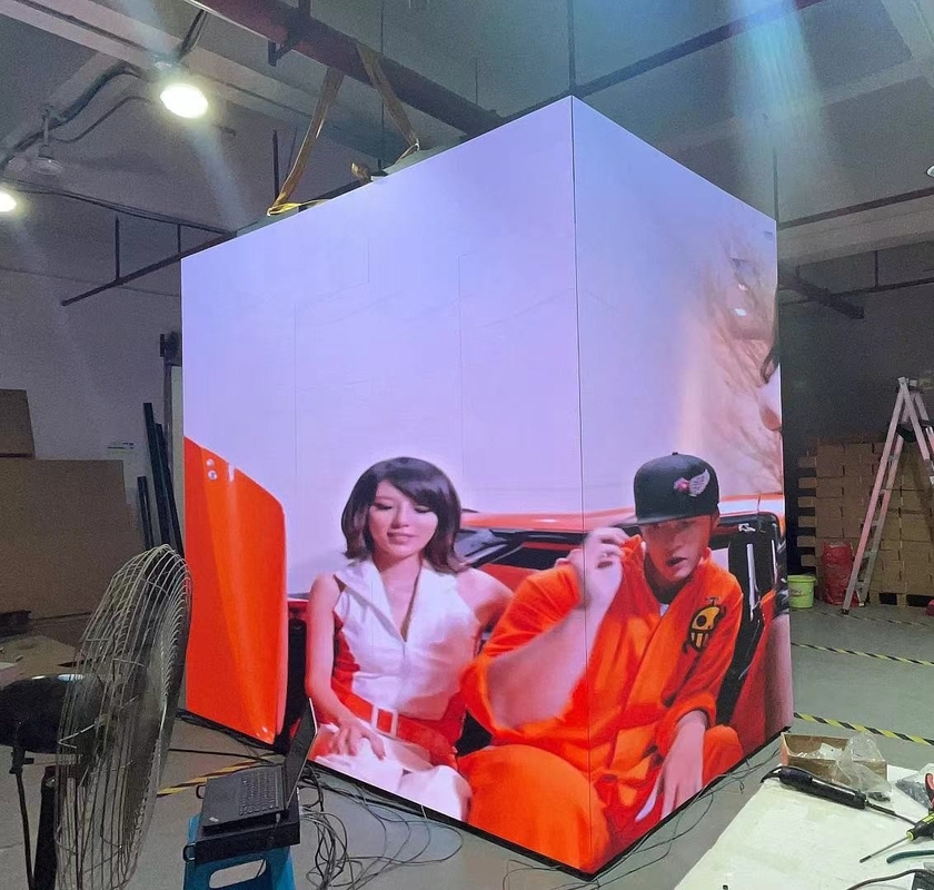 640x480 Die Casting Cabinet Indoor P2.5RGB 4 Sides Big LED Screen 3840hz Advertising