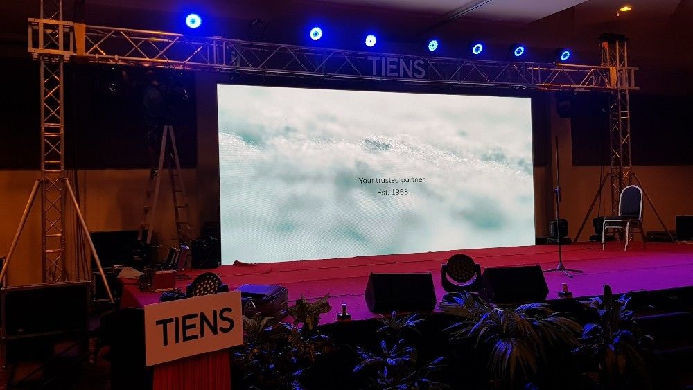 450w High Resolution LED Screen P1.875 P2.5 4500 Cd 140H Viewing angle